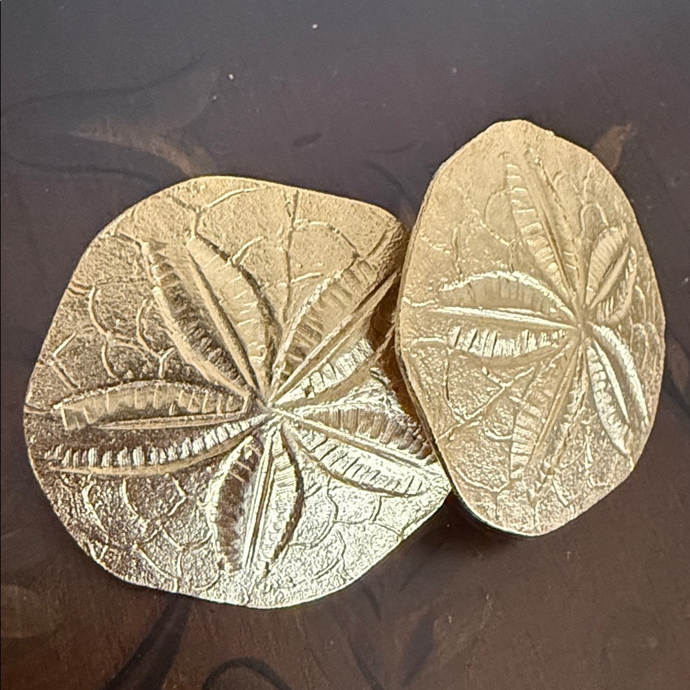 Vintage Dauplaise Gold Tone Sand Dollar Clip On Earrings